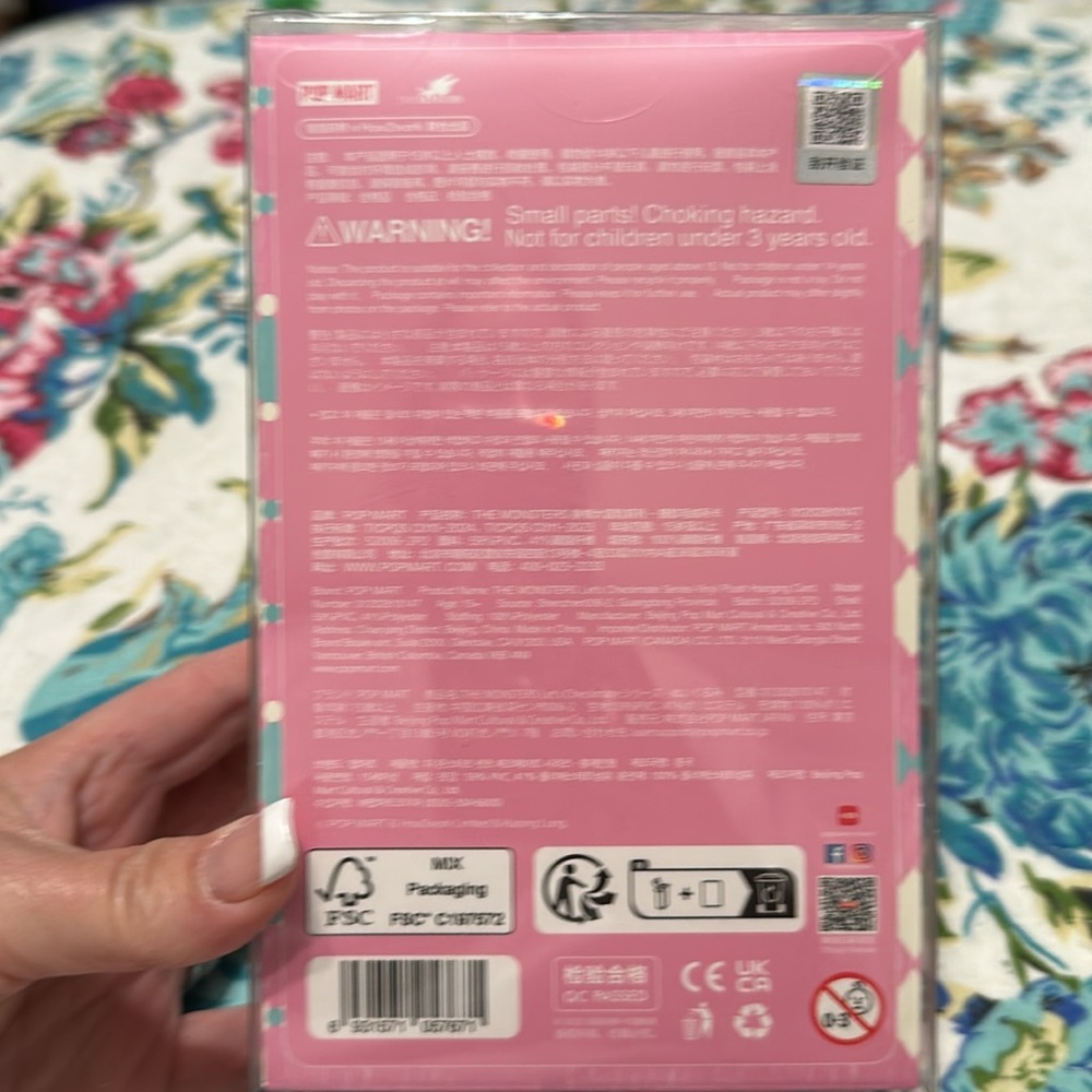 Pop Mart Let's Checkmate Queen - Picture 2 of 4